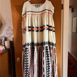 Devotion TWINS Cream and Black Geometric Maxi Dress